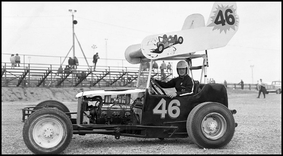 Warren Coniam in the #46 at Flamboro Speedway.